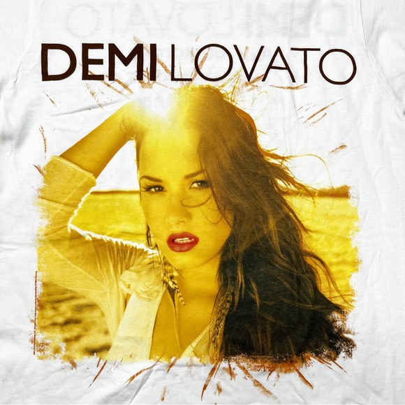 NWOT Tultex Demi Lovato The Unbroken Tour 2011 Graphic T-Shirt Unisex Sz S - Picture 3 of 8